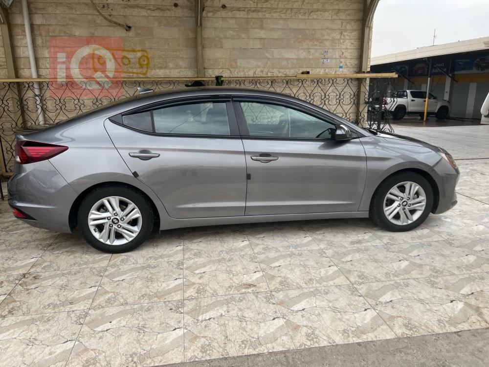 هیوندای ئەلەنترا